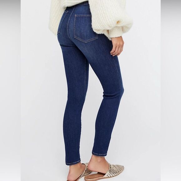 Free People Ultra High Rise Dark Wash Pull On Skinny Stretch Jeans - Picture 2 of 10